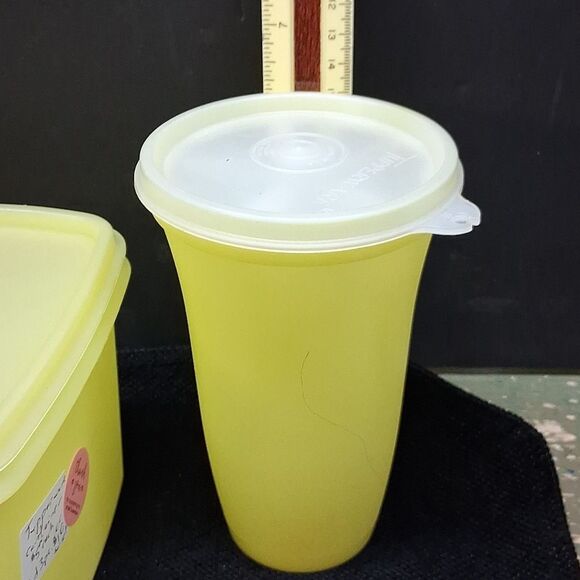 3 Tupperware Containers Yellow - Picture 3 of 7